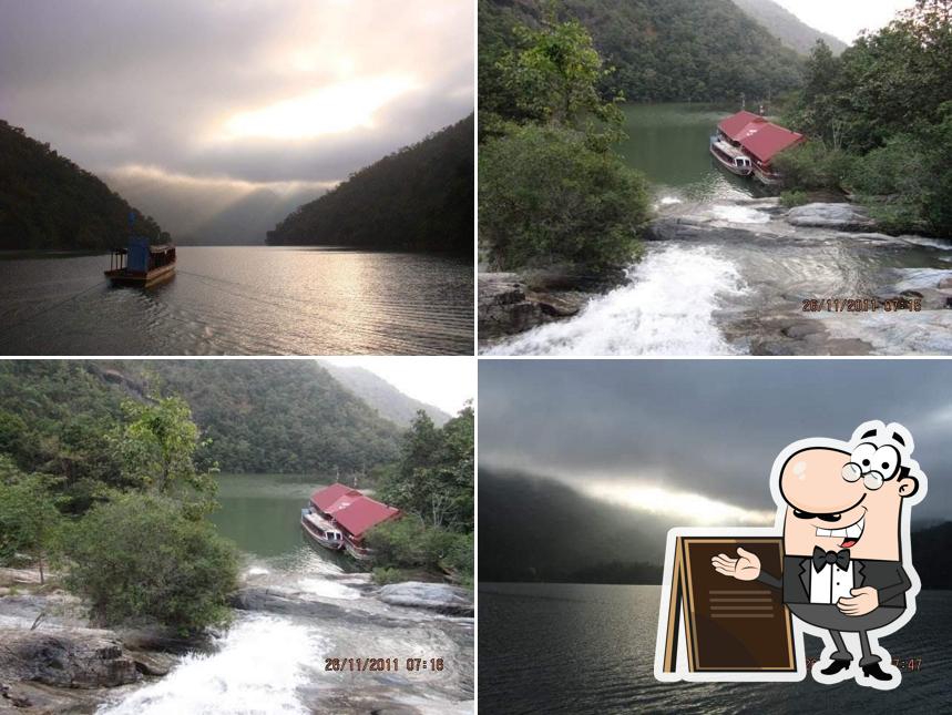 เรือนแพดอยเต่าริมปิง(เดิมชื่อ แพนกน้อย)