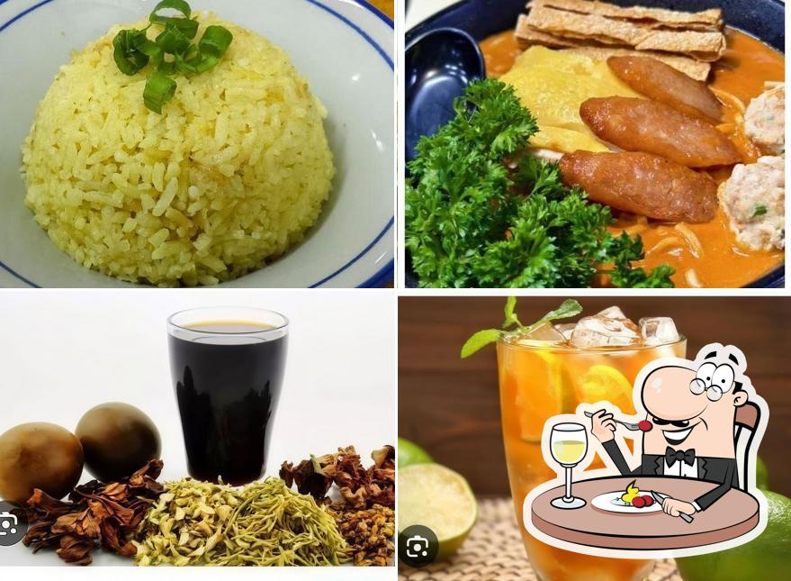 Pumpkin Chicken Rice Cafe