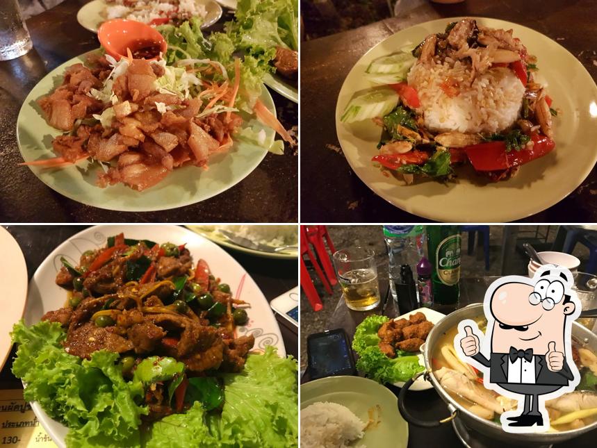 ร้านข้าวผัดปูข้ามราง