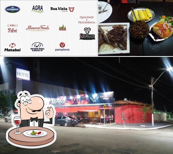 Carne com Mandioca / Churrasco Raiz