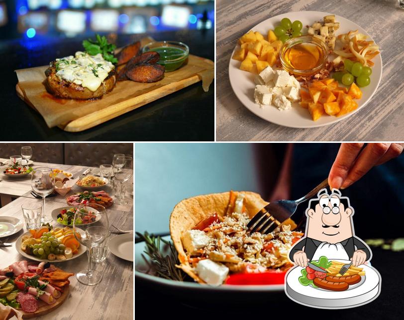 Еда в "Баре ВСЕ СВОИ"