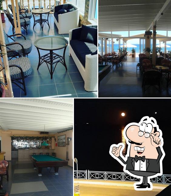 Flamingo Bar