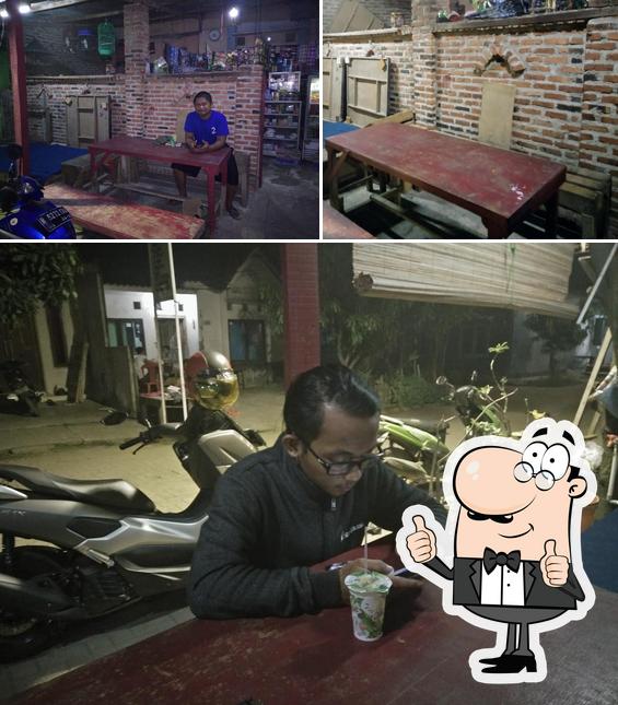 Uda Buslih Coffee Shop.
