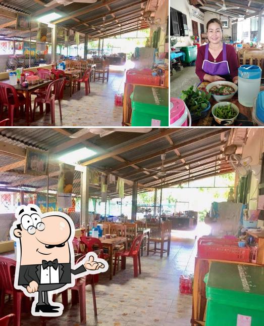 ก๋วยเตี๋ยวหมูรสเด็ด เจ้พินคนสวย