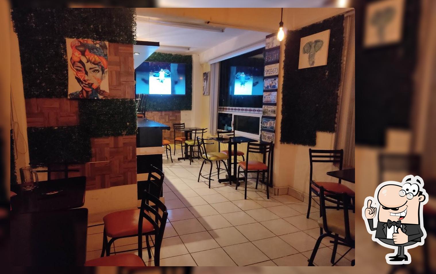 "Casi-Miro" Alitas, Hamburguesas & bebidas