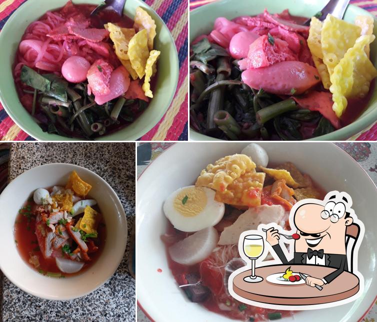 ร้านก๋วยเตี๋ยวเย็นตาโฟป้าพร