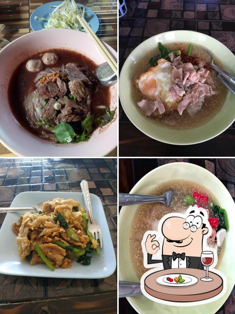ราดหน้าทิพย์รส