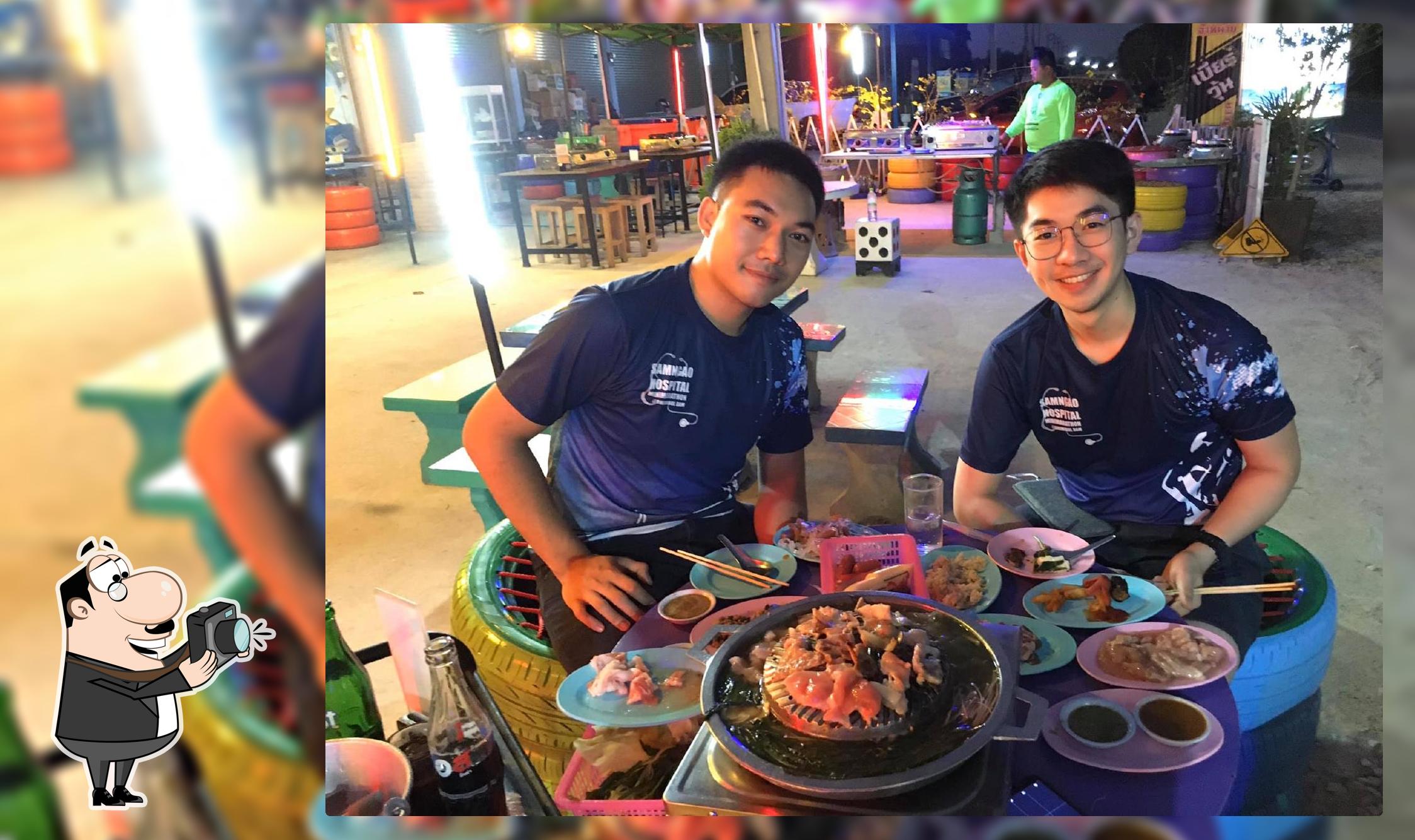 ร้าน เพลินพุง เพลินเพลง