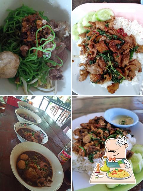 ร้านก๋วยเตี๋ยว หมูและเนื้อ กันตง