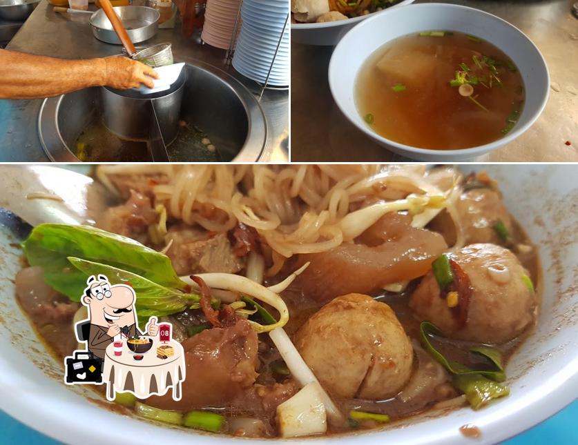 ก๋วยเตี๋ยวลูกชิ้นแชมป์