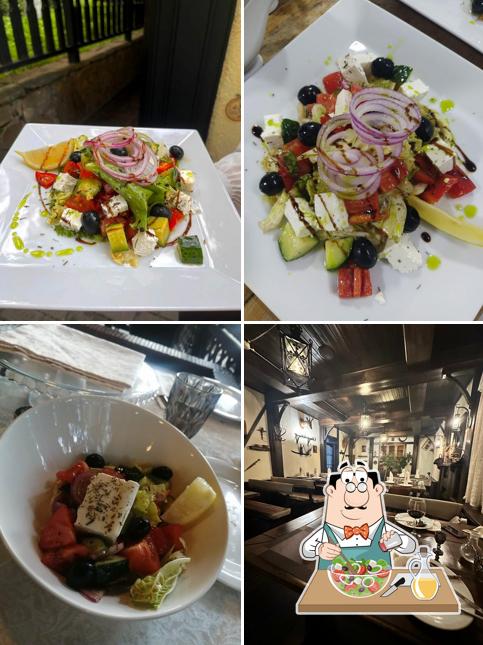 Греческий салат в "Родничке"