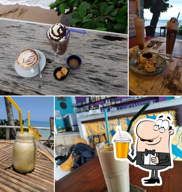 4 Monkeys Cafe & Bar