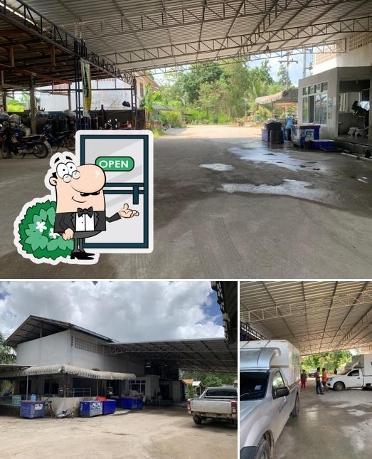 โรงน้ำแข็งน้ำเพชร