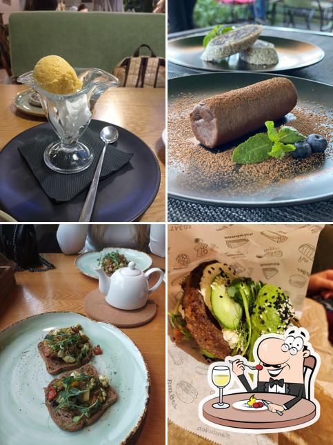 Блюда в "Авокадо"