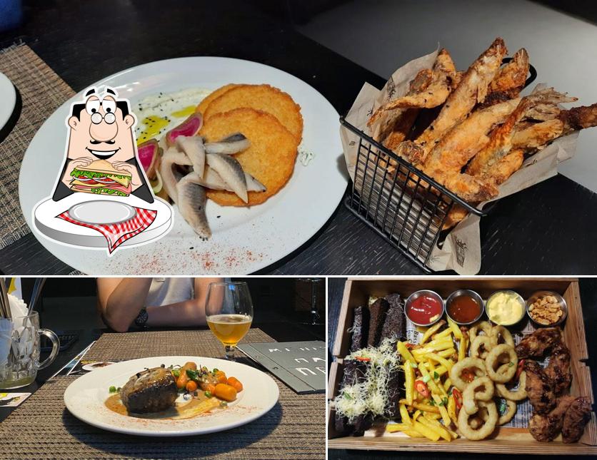 Клубные сэндвичи в "Паб "Пена""