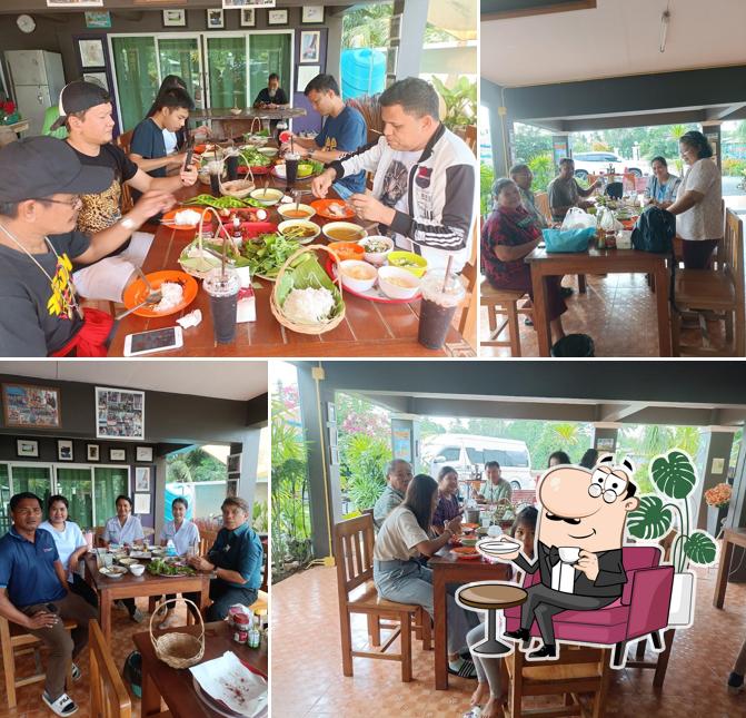 ร้านขนมจีนเส้นสดหลานป้าล้อม