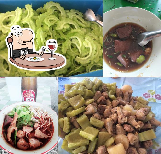 ก๋วยเตี๋ยวไก่มะระบุ๊ฟเฟ่ต์ สูตรแม่แตงโม
