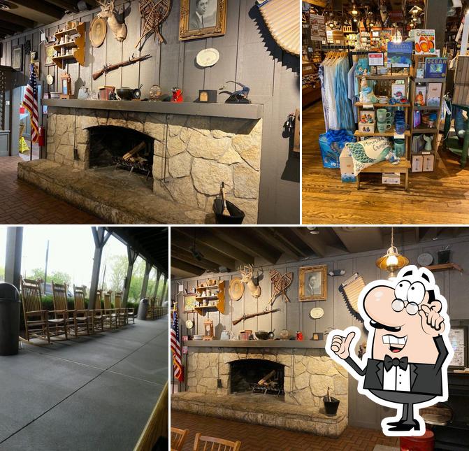 Cracker Barrel Old Country Store