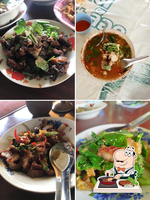 ครัวลุงแดง อาหารป่า บ้านดาบ