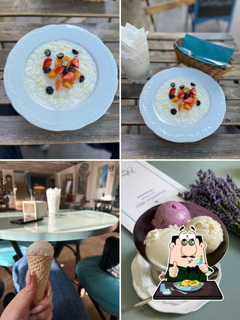 Еда в "Арте - кафе "Снежинка""