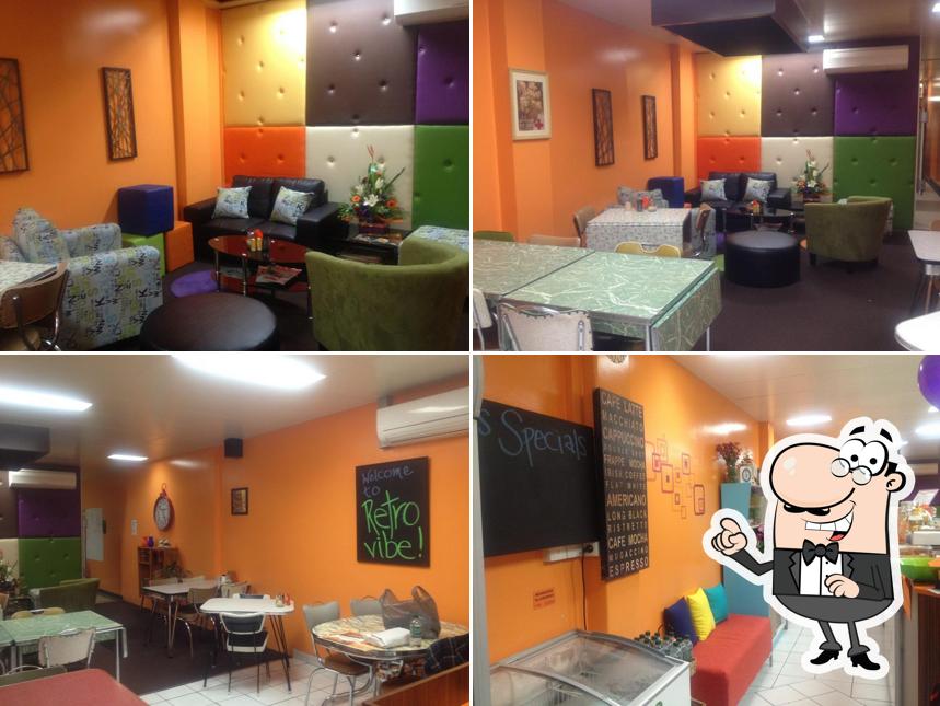 Retro Vibe Cafe