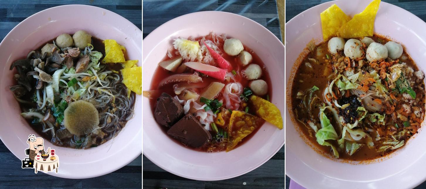 ร้านก๋วยเตี๋ยว บ้านบ้าน
