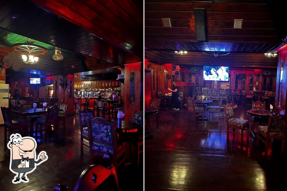Red house bar