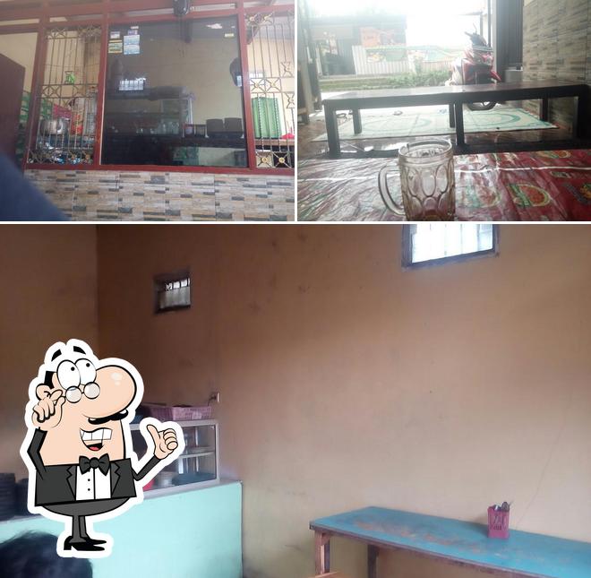 Warung Mak Rom