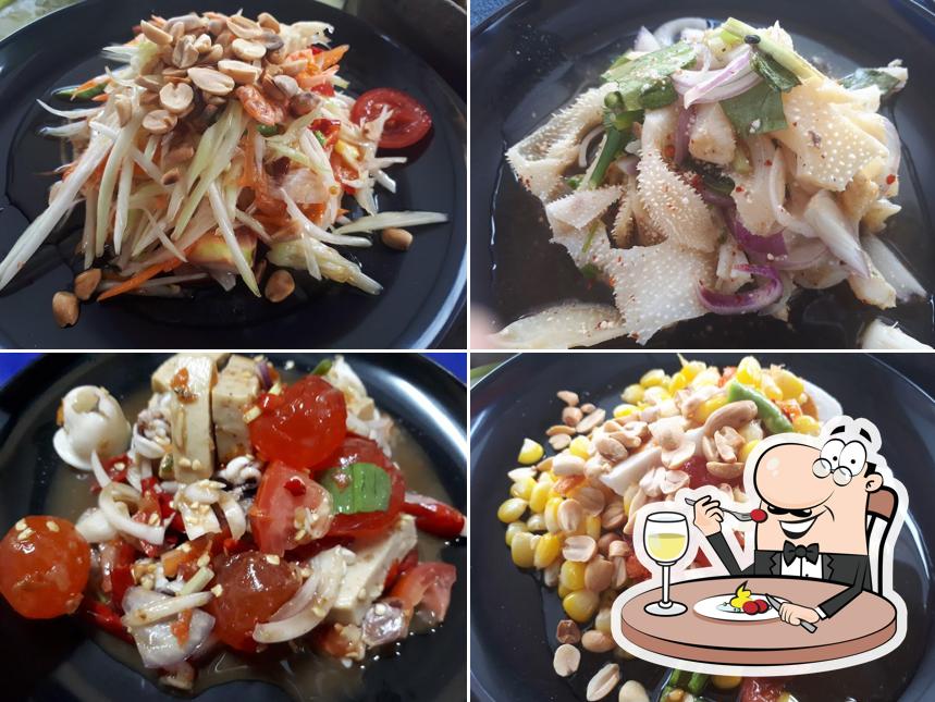 ส้มตำฉัตรชัย เจ้าเก่า ประตู4