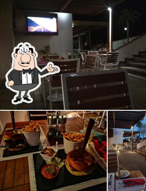 Reef, American Grill & Sports Bar