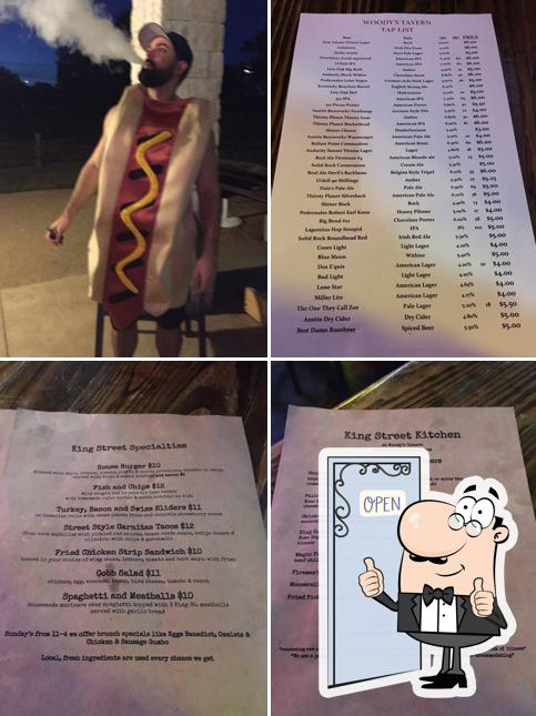 Woody's Tavern
