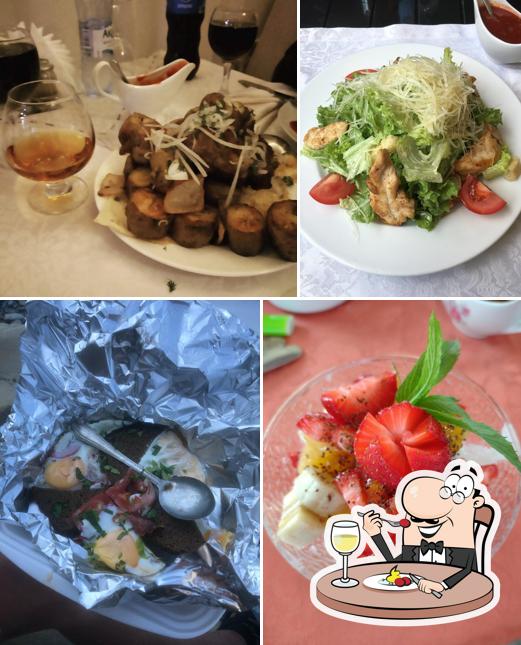 Еда в "Парусе"