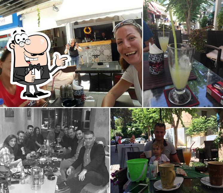 Au Bon Cafe