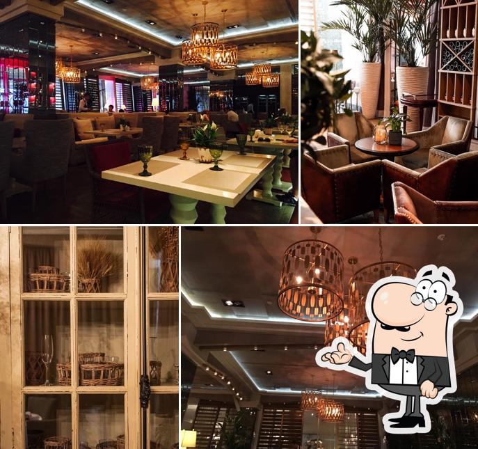 Посмотрите на внутренний интерьер "Ресторана Seasons"