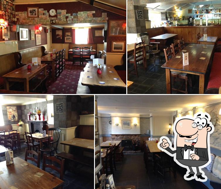 The Three Horseshoes