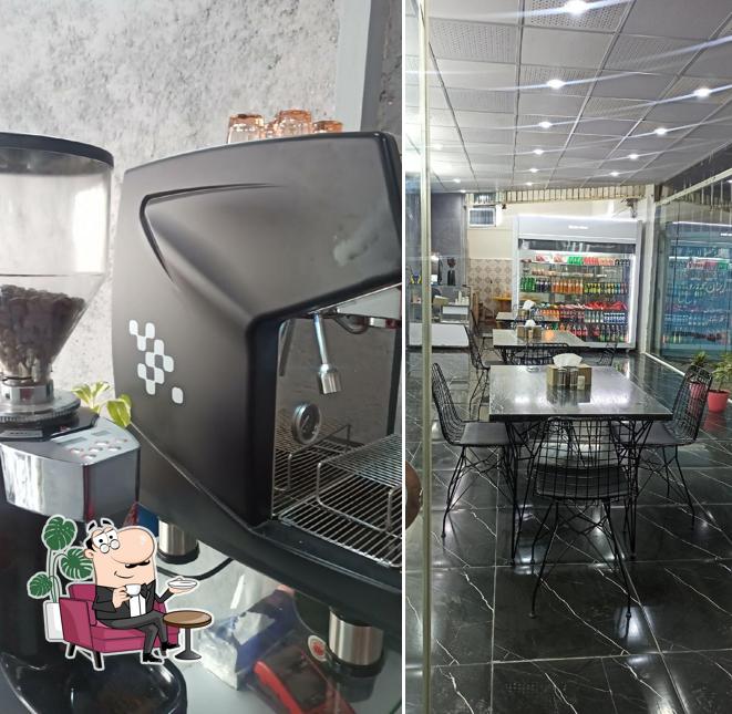 ساندویچ و قهوه عمو حسین