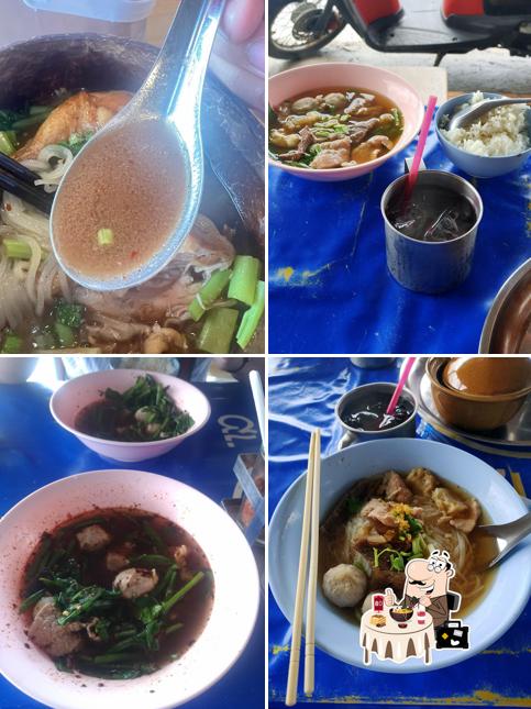 เกาเหลาเนื้อตุ๋น-หมูตุ๋น ธัญรส สาขาหนองรี