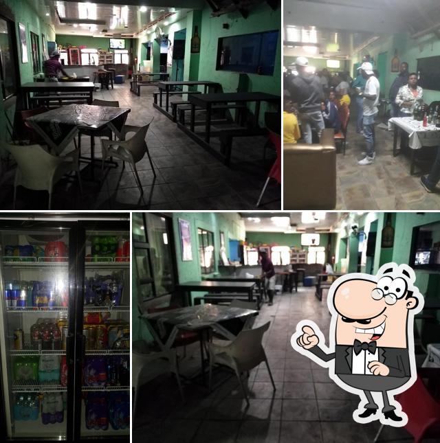 Mike's Lounge