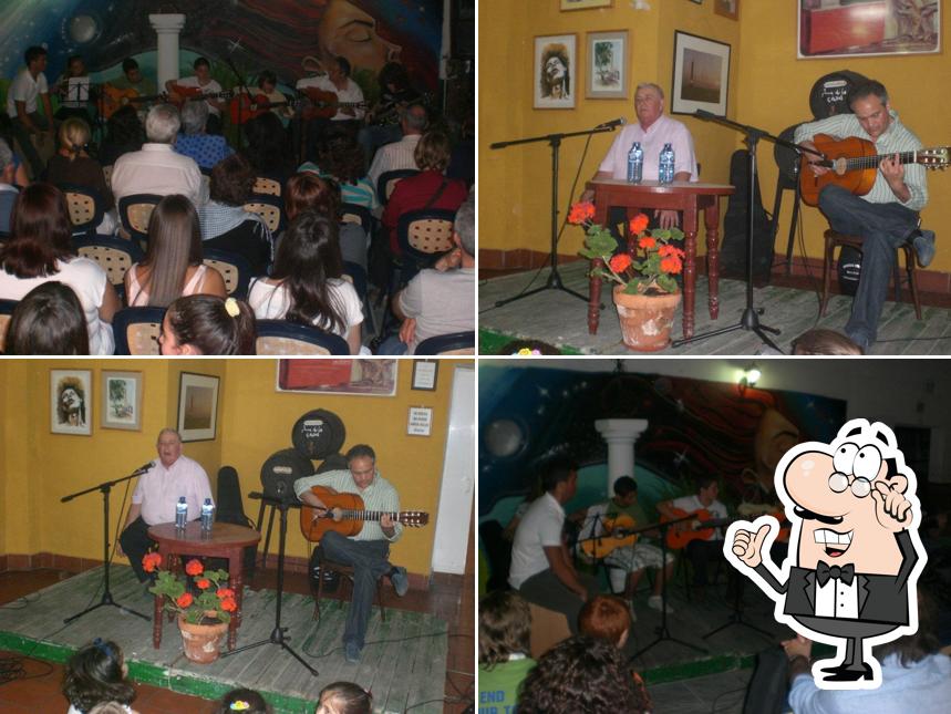 Bar El Chusco y sala de exposiciones "Espacio Vacío"