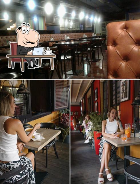 Посмотрите на внутренний интерьер "Стейка Хаус Ribay"