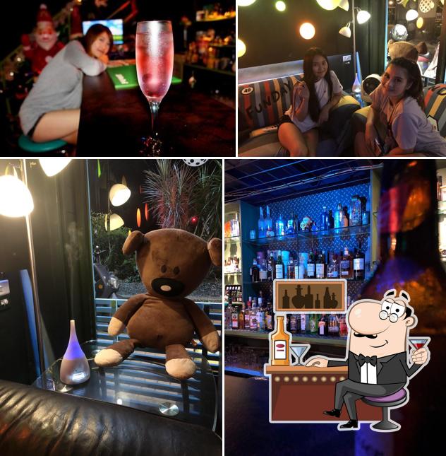 J BAR 酒吧