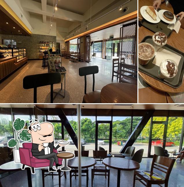 Starbucks Eton City Square Drive-Thru