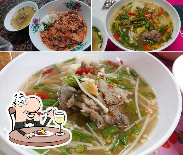 ชายสี่หมี่เกี๊ยว หมู่บ้านกรุงไทย