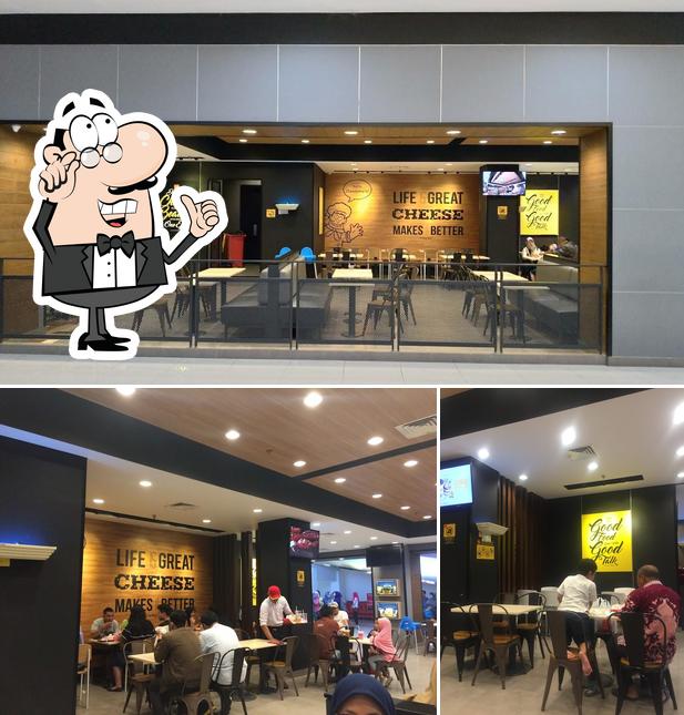 Richeese Factory Icon Mall Gresik