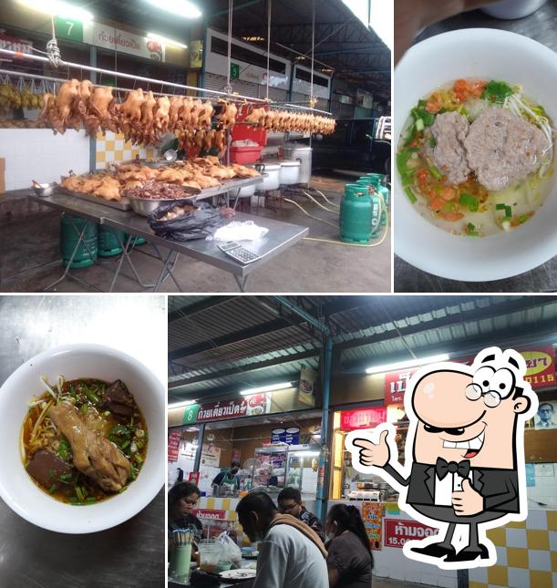 ก๋วยเตี๋ยวเป็ด ข้าวขาหมู ศรีเมือง