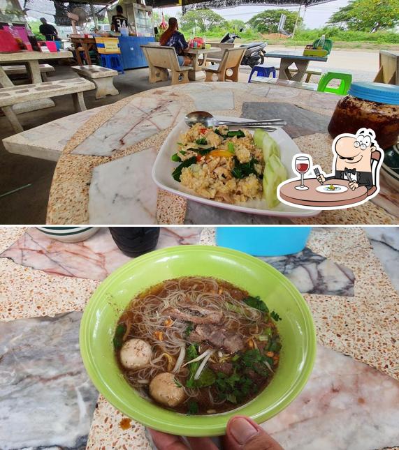 ก๋วยเตี๋ยวป้ายอม