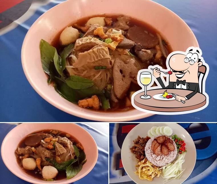 ร้านกมลวรรณก๋วยเตี๋ยวหมูตุ๋น