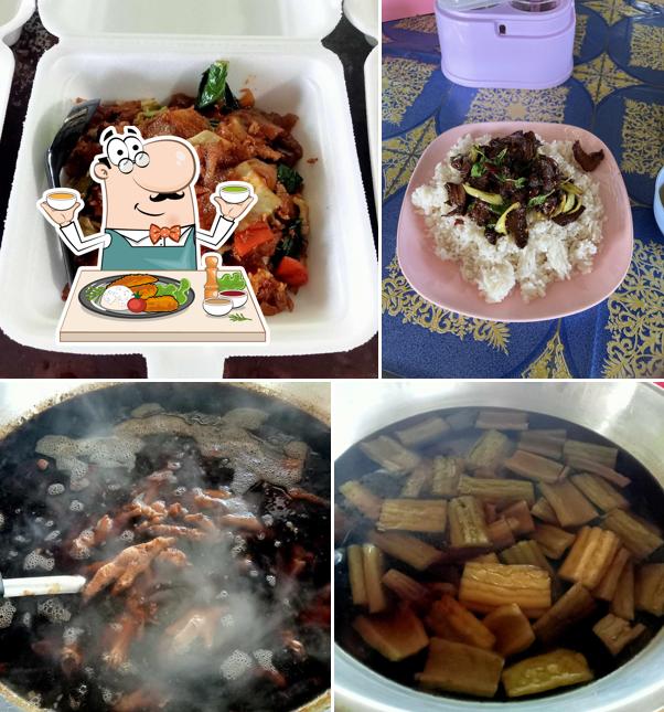 ก๋วยเตี๋ยวไก่มะระบุฟเฟต์ ร้าน2พี่น้อง