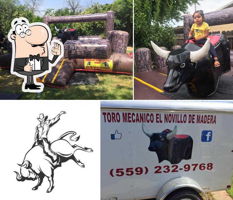 Toro mecánico el novillo de madera, ca