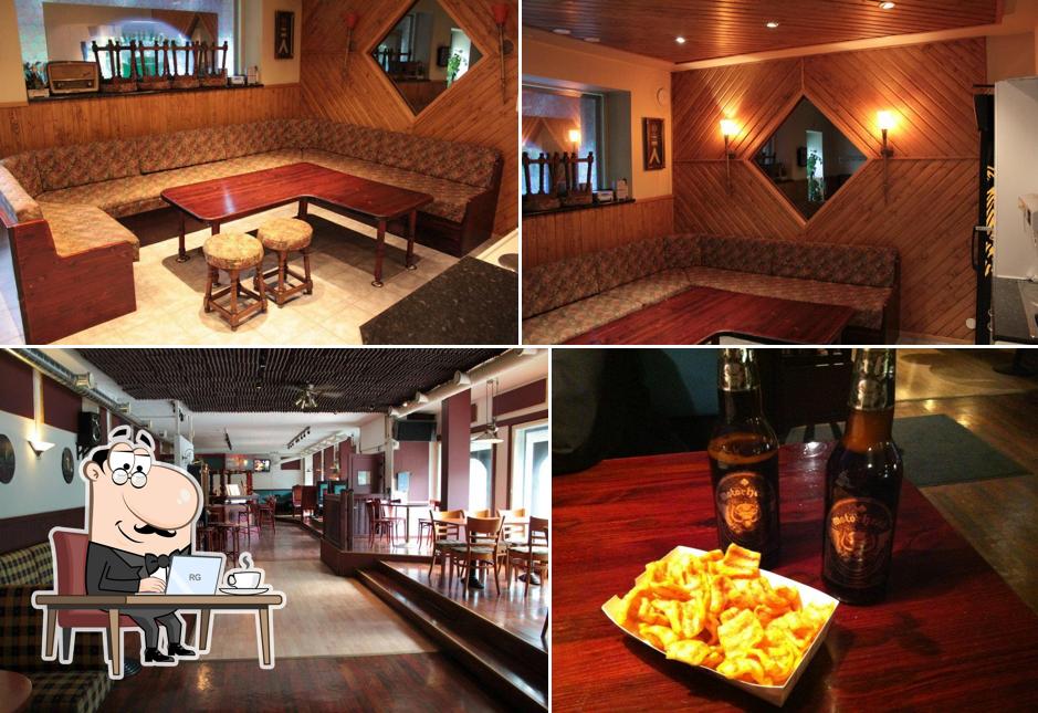 Bar 44